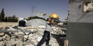 سلطات الاحتلال تجبر عائلة الدلال على هدم 3 منازل في القدس