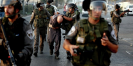 الاحتلال يعتقل شابا ويستدعي 7 آخرين في القدس