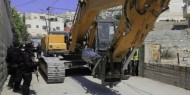 الاحتلال يستولي على شاحنة ثقيلة و"باجر" في مسافر يطا جنوب الخليل