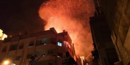 مواطن غزي يشعل النار في منزله بعد قطع راتبه