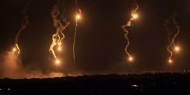 مدفعية الاحتلال تطلق قنابل إنارة في محيط معبر بيت حانون شمال قطاع غزة