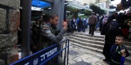 محكمة الاحتلال تفرج عن شابين في القدس وتمدد توقيف آخرين
