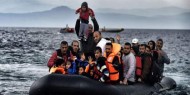 البحرية الليبية تنجح في إنقاذ 99 مهاجرًا شرق طرابلس