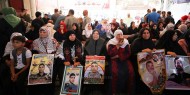 فيديو|| أهالي الأسرى يطالبون بزيارة وفود طبية دولية لسجون الاحتلال