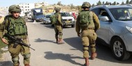 الاحتلال يحتجز مواطنين ويمنعهم من الوصول لمنازلهم في تل الرميدة