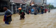 ارتفاح حصيلة قتلى فيضانات إندونيسيا إلى 50