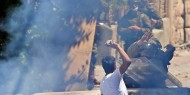 إصابات بالاختناق خلال مواجهات مع الاحتلال في مخيم شعفاط