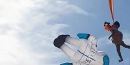 طائرة ورقية تسحب طفلة تايوانية 10 أمتار في الهواء