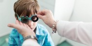 كيف تحمي طفلك من الإصابة بقصر النظر؟