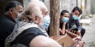 خاص بالفيديو والصور|| توفيق شناعة.. موسيقار مخيم رفح يعزف ألحان كورونا