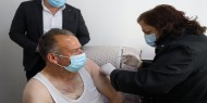 بالصور|| الصحة تبدأ حملة تطعيم أهالي الأسرى في الضفة الفلسطينية