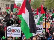 متظاهرون يطالبون بنكا بريطانيا بوقف تمويل شركات أسلحة إسرائيلية