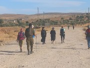 مستوطنون يقتحمون موقع "تل ماعين" جنوب الخليل