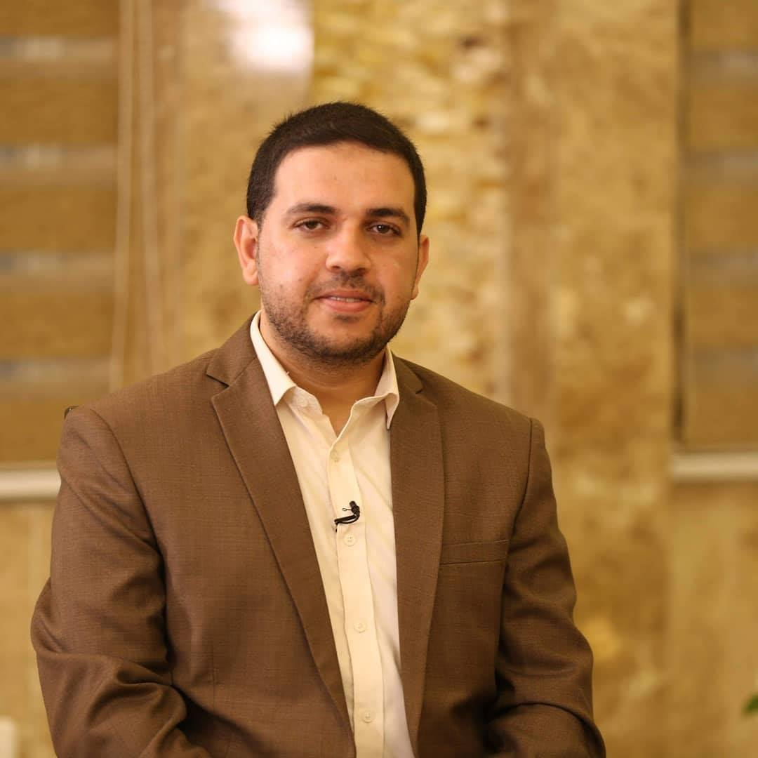 الكاتب أيمن الرفاتي